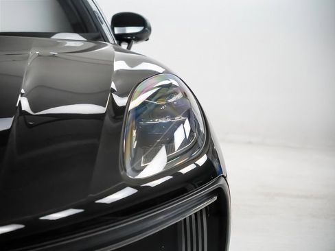 Used 2024 Porsche Macan S image 7