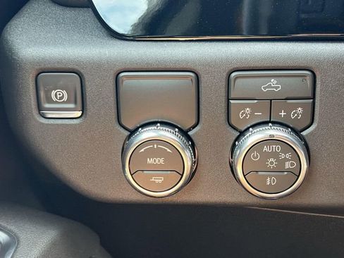 New 2026 GMC Sierra 1500 Elevation w/ LPO, Elevation Black Package RWD image 23