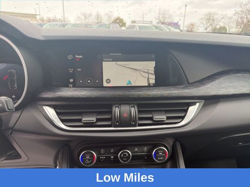 Used 2024 Alfa Romeo Stelvio Sprint AWD/4WD image 14