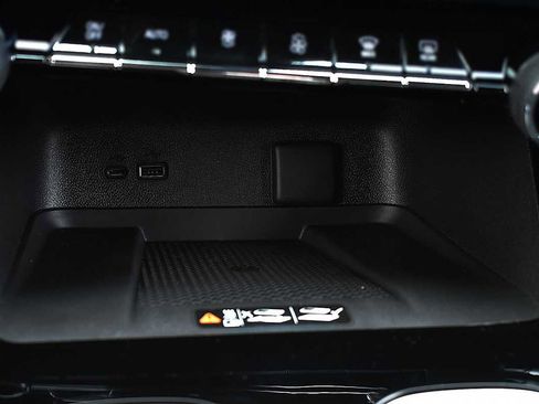 New 2026 Chevrolet Traverse RS image 21