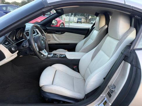 Used 2010 BMW Z4 sDrive35i w/ Premium Pkg RWD image 13