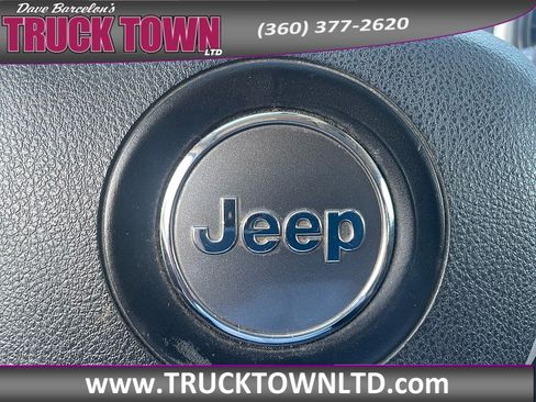 Used 2018 Jeep Cherokee Latitude Plus AWD/4WD image 23