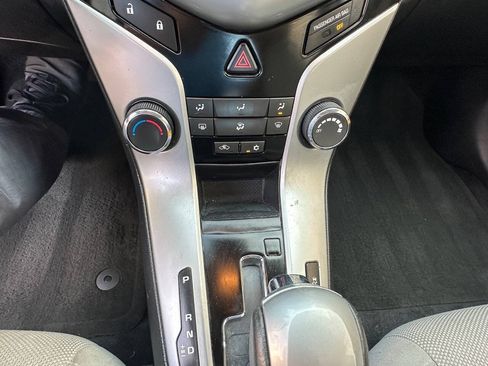 Used 2014 Chevrolet Cruze LT FWD image 10