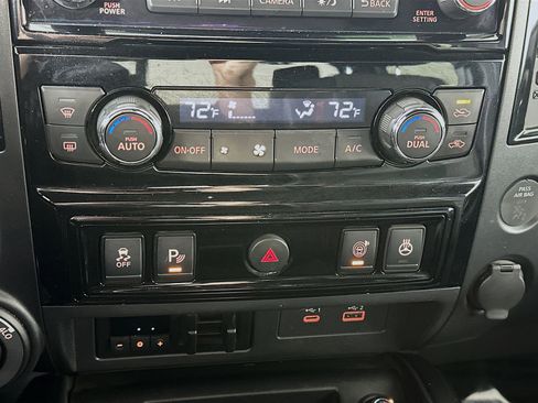 Used 2021 Nissan Titan PRO-4X w/ Pro-4x Convenience Package image 16