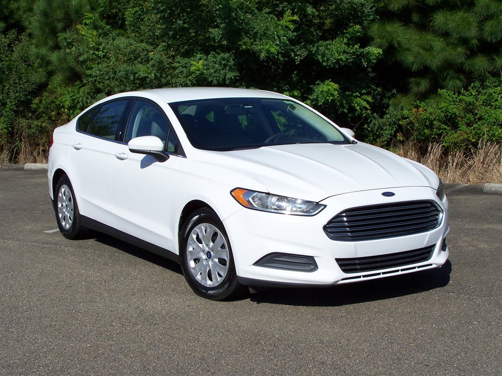 Used 2014 Ford Fusion S FWD image 1