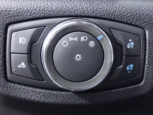 Used 2015 Ford F150 Platinum w/ Equipment Group 701A Luxury image 10