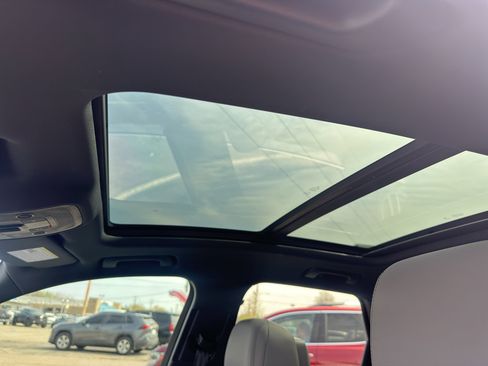 Used 2020 Audi Q3 2.0T Premium Plus image 3