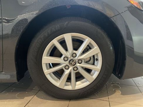 Used 2025 Toyota Camry LE FWD image 41