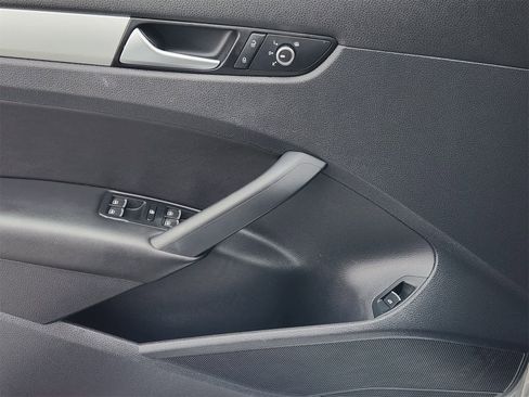 Used 2012 Volkswagen Passat 2.5 SE image 20