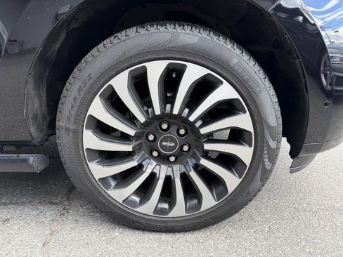 Used 2022 Lincoln Navigator L Black Label image 18