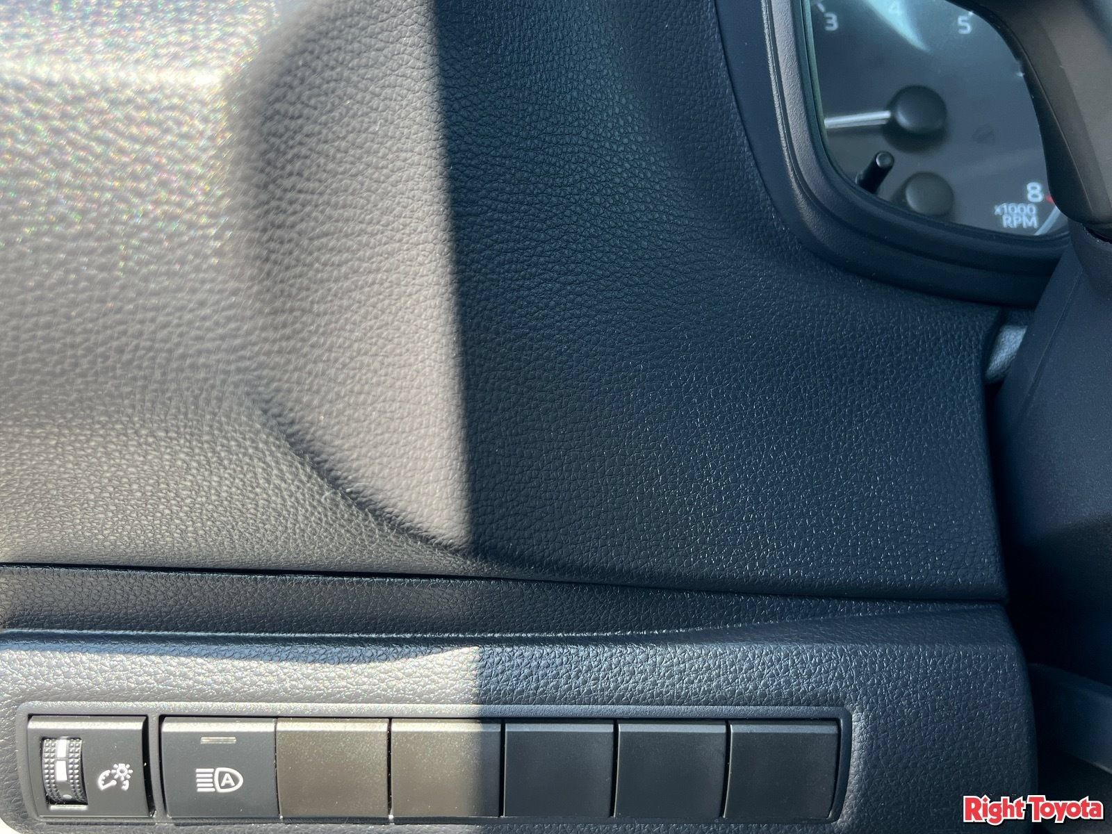 Certified 2025 Toyota Corolla LE FWD image 32