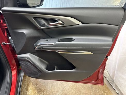 Used 2024 Chevrolet Traverse LT w/ Trailering Package image 29