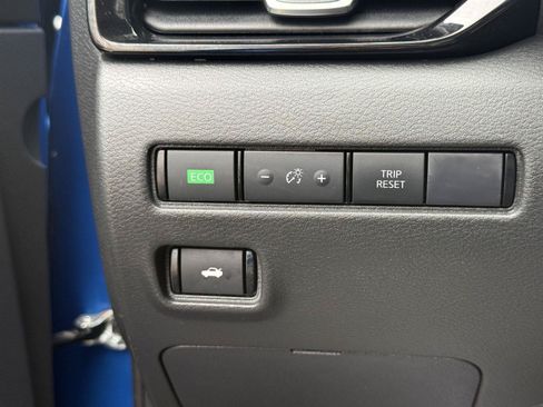 Used 2024 Nissan Sentra SV w/ All-Weather Package FWD image 20