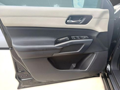 Used 2023 Nissan Pathfinder SL w/ SL Premium Package FWD image 13