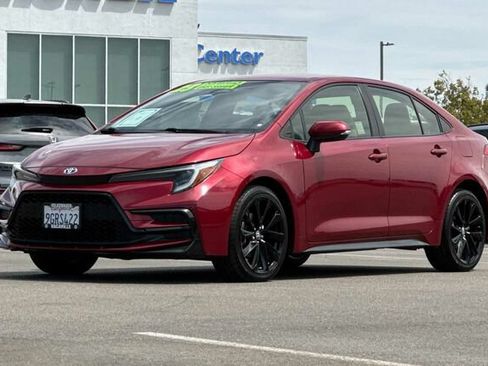 Used 2023 Toyota Corolla SE w/ Carpet Mat Package (TMS) FWD image 8