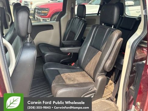 Used 2019 Dodge Grand Caravan SXT FWD image 16