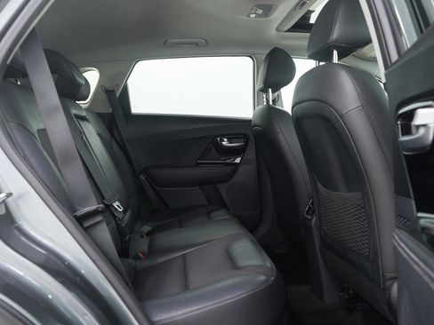 Used 2017 Kia Niro EX image 12