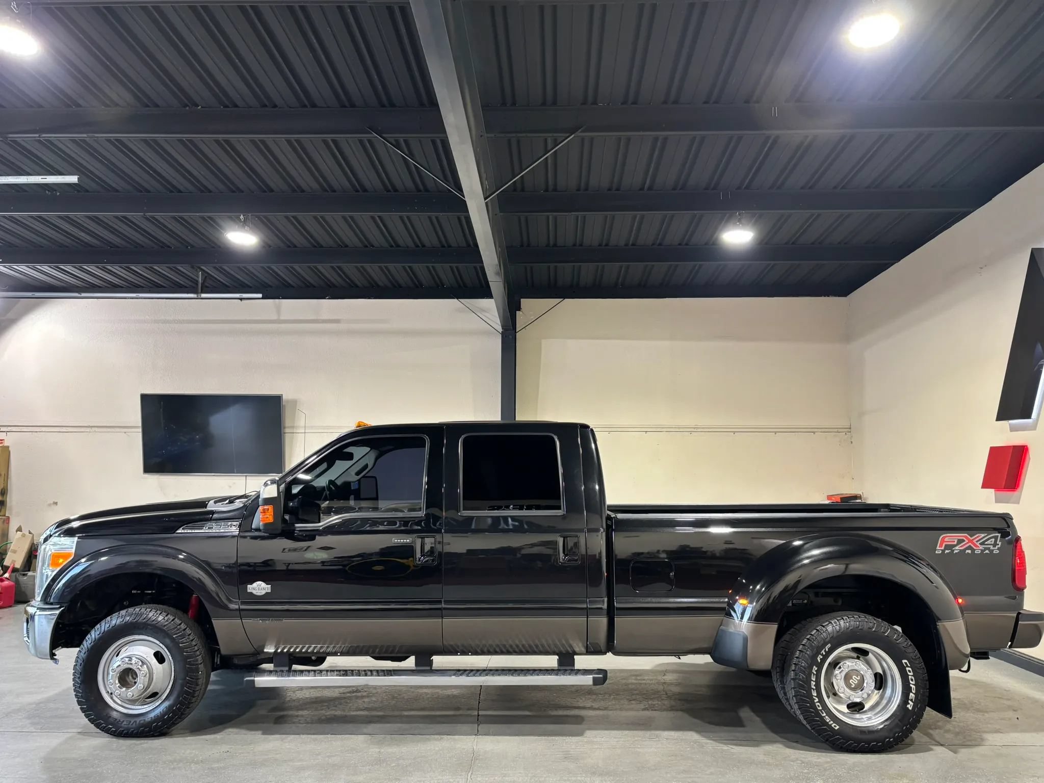 Used 2015 Ford F350 King Ranch w/ FX4 Off-Road Package AWD/4WD image 5