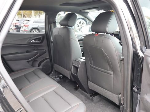Used 2024 Chevrolet Trax RS w/ Sunroof Package FWD image 38