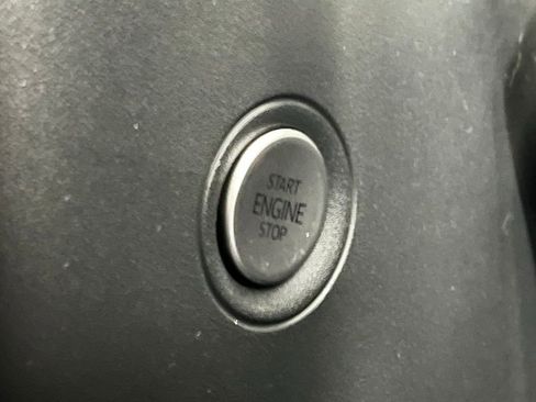 Used 2022 Volkswagen ID.4 Pro image 13