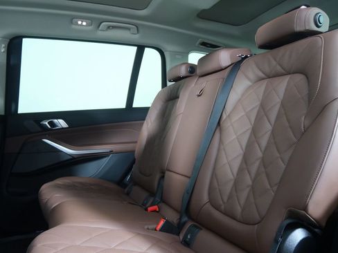 New 2026 BMW X7 xDrive40i AWD/4WD image 16