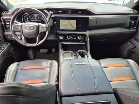 Used 2025 GMC Sierra 2500 AT4 w/ AT4 Premium Plus Package AWD/4WD image 17