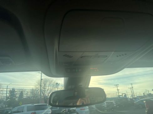 Used 2023 GMC Acadia SLT image 32