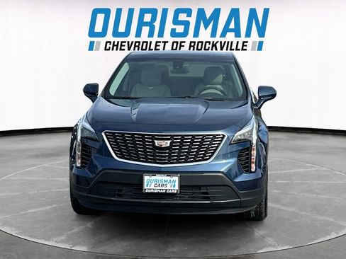 Used 2019 Cadillac XT4 Luxury w/ Cold Weather Package FWD image 8