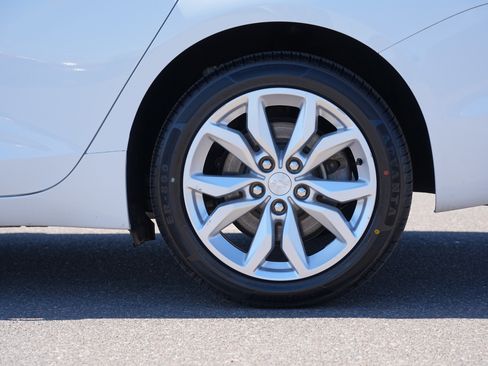 Used 2019 Chevrolet Impala LT FWD image 7