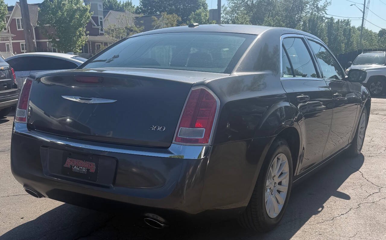 Used 2014 Chrysler 300 RWD image 11