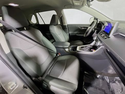 Certified 2025 Toyota RAV4 XLE AWD/4WD image 24