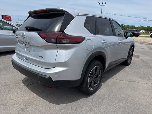 Used 2025 Nissan Rogue SV AWD/4WD image 9