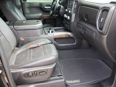 Used 2021 GMC Sierra 1500 Denali w/ Denali Ultimate Package AWD/4WD image 17