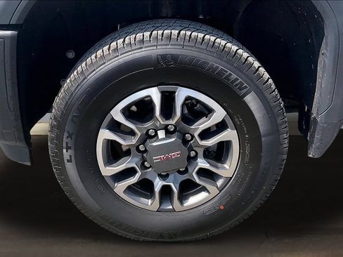 Used 2025 GMC Sierra 2500 SLE AWD/4WD image 32