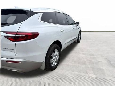 Used 2019 Buick Enclave Essence FWD image 4
