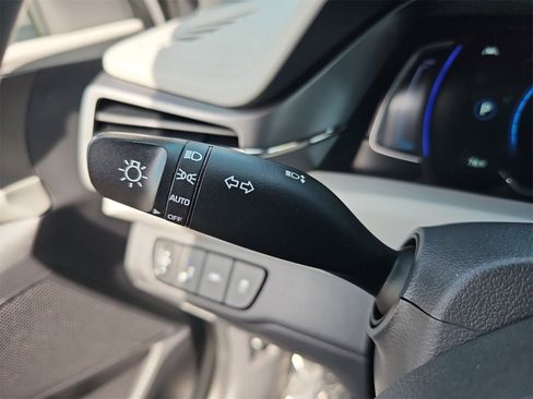 Used 2020 Hyundai Ioniq Limited image 19