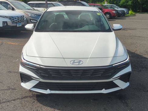 Certified 2026 Hyundai Elantra SE FWD image 8