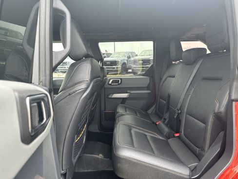 Used 2023 Ford Bronco Badlands image 21