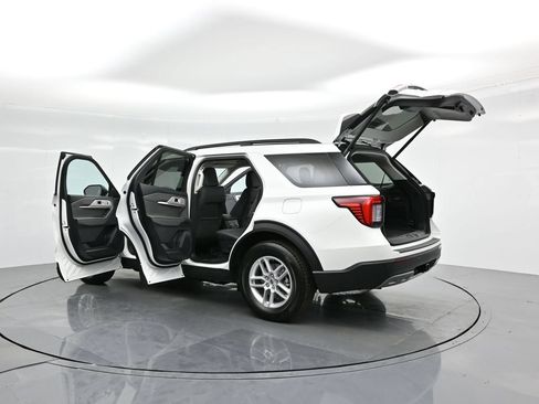 Used 2025 Ford Explorer Active RWD image 34