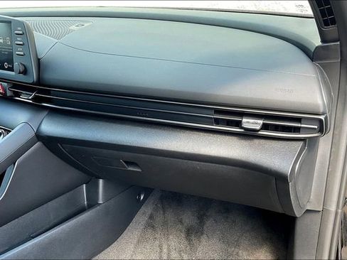 New 2025 Hyundai Elantra Sport image 24