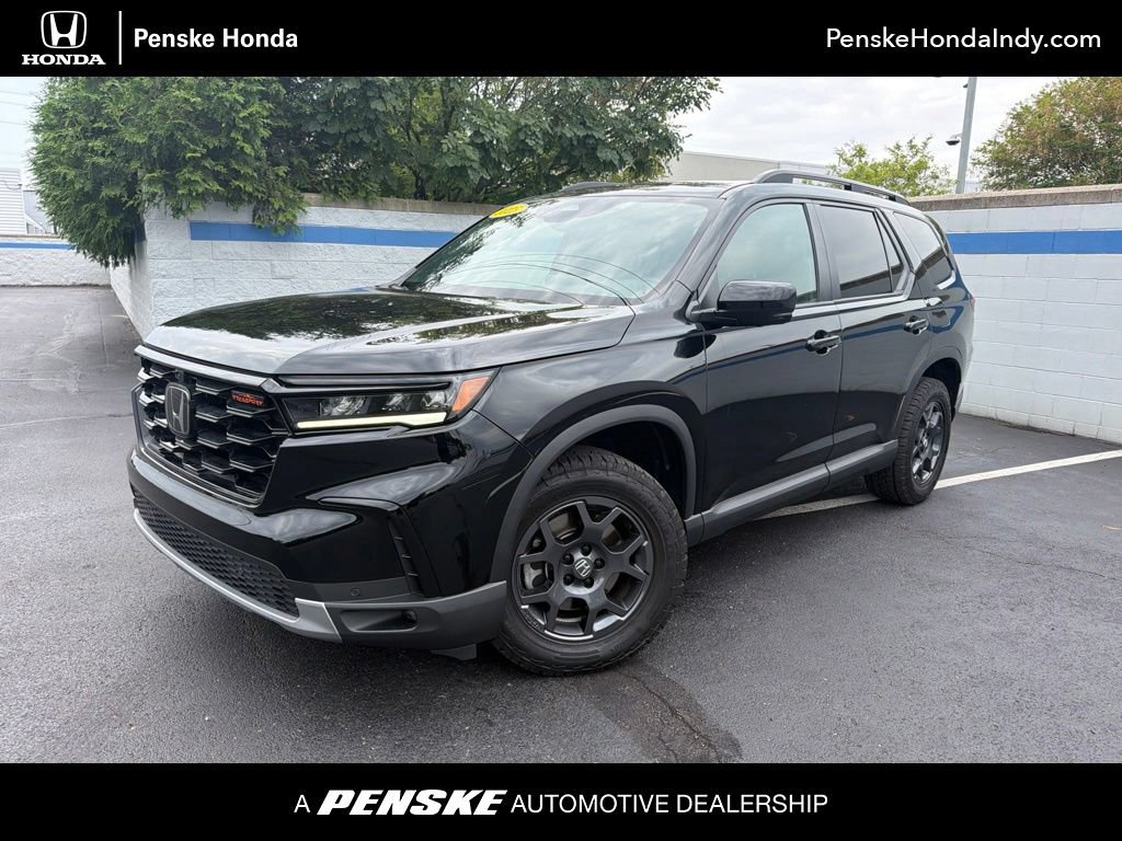 Certified 2025 Honda Pilot TrailSport image 1