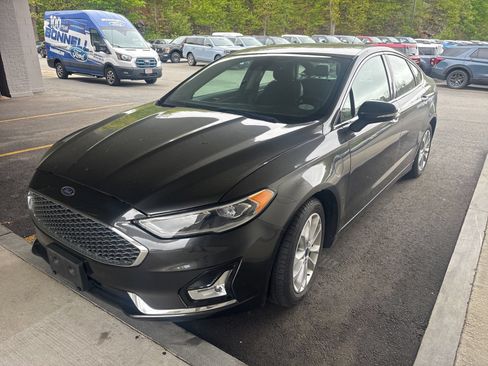 Used 2019 Ford Fusion Energi Titanium FWD image 1