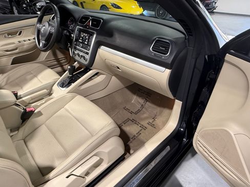 Used 2014 Volkswagen Eos Komfort FWD image 39