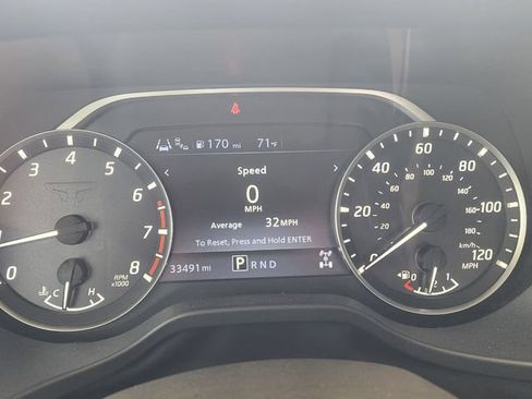 Used 2024 Nissan Titan SV AWD/4WD image 25