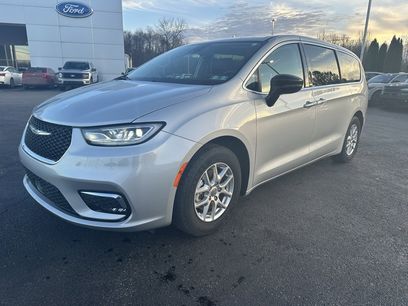 Used 2024 Chrysler Pacifica Touring-L