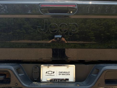 Used 2021 Jeep Gladiator Overland AWD/4WD image 10