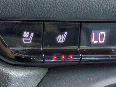 Used 2022 Chevrolet Blazer Premier w/ Enhanced Convenience Package image 24