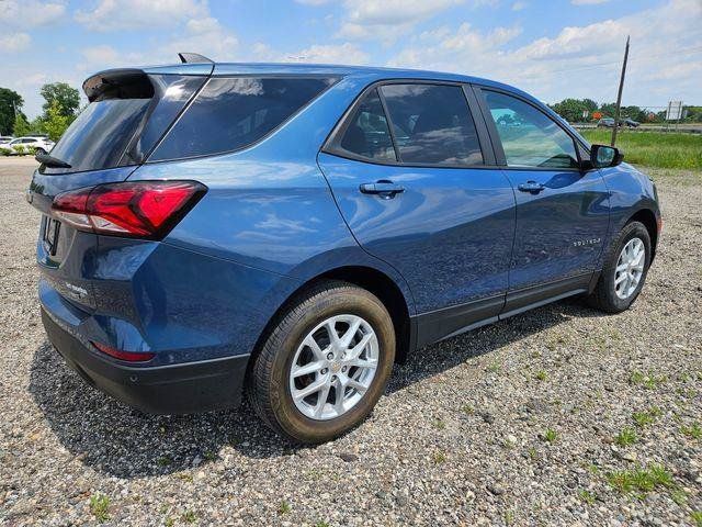 Used 2024 Chevrolet Equinox LS w/ LS Convenience Package AWD/4WD image 7