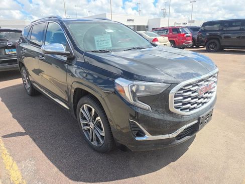 Used 2018 GMC Terrain Denali AWD/4WD image 1