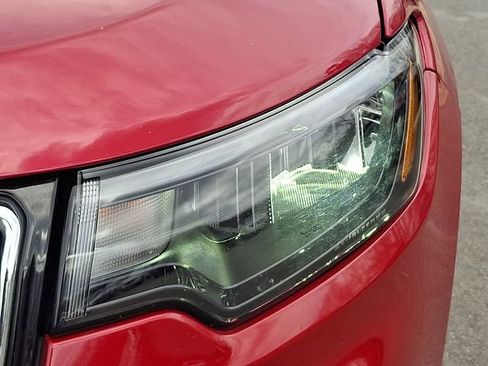 Used 2025 Jeep Compass Limited image 9